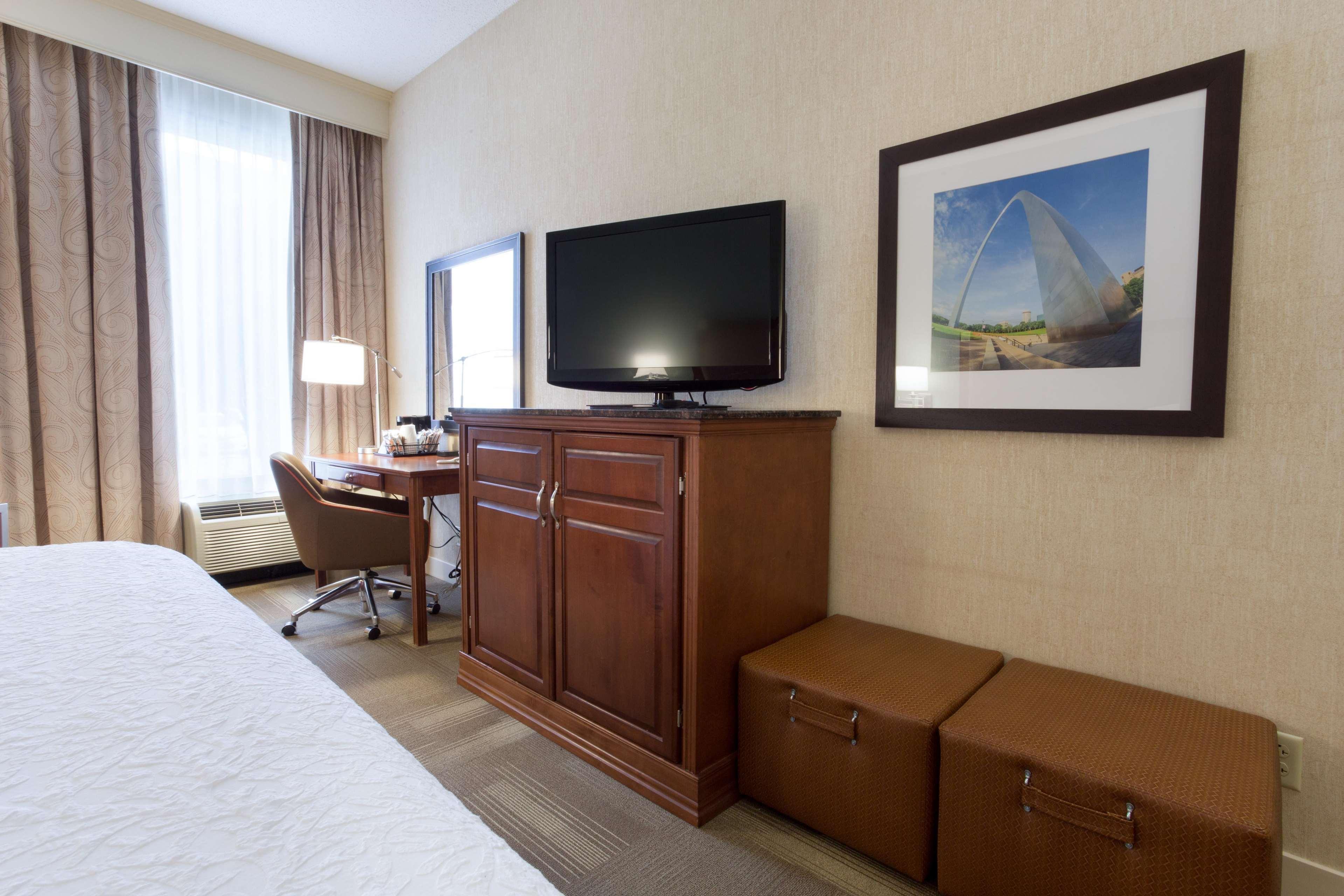 Hampton Inn St. Louis Southwest Fenton Eksteriør billede